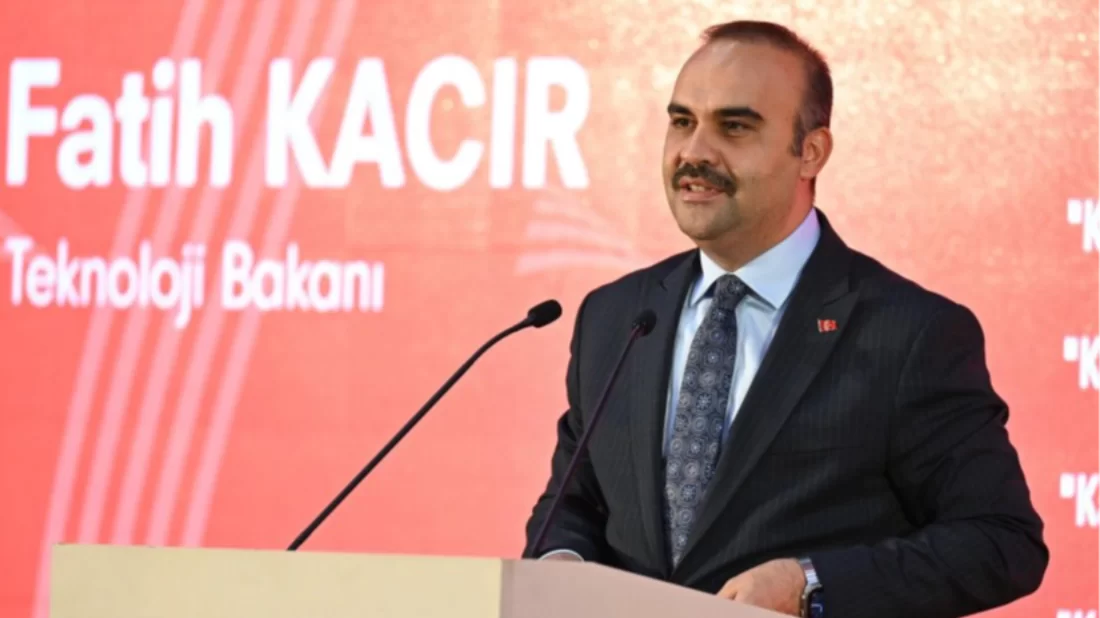 Bakan Kacır: Togg, iş birliği yaptığı Türk teknoloji girişimlerini geleceğe taşıyan bir lokomotiftir