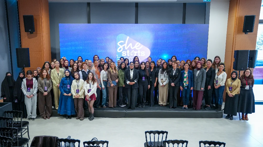 Bilişim Vadisi ve 42 Türkiye’den Kadınlara Teknoloji Yolculuğu