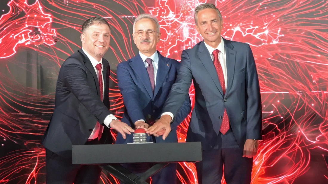İzmir’de Veri İşleme Kapasitesini Artıracak Yeni Merkez Açıldı