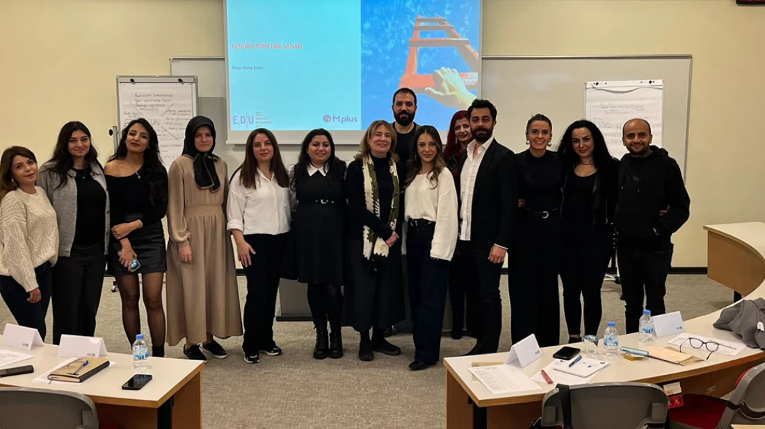 Mplus Academy mezunlarına ‘İş’te Kendin: Kendini Yönetme Sanatı’ eğitimi