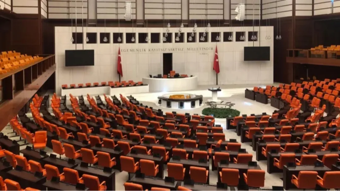 Türkiye’de “İklim Kanunu” Geçti: Gelecek mi Kurtuluyor, Egemenlik mi Elden Gidiyor?