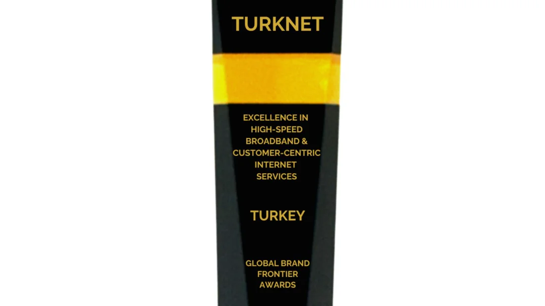 Turknet, yüksek hızlı internet ve müşteri deneyimi ödülü aldı