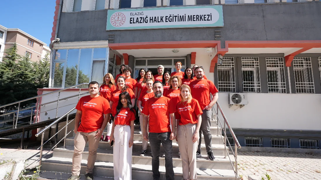 Vodafone Gönüllüleri, Elazığ'da İyiliğin Yanında Durdu