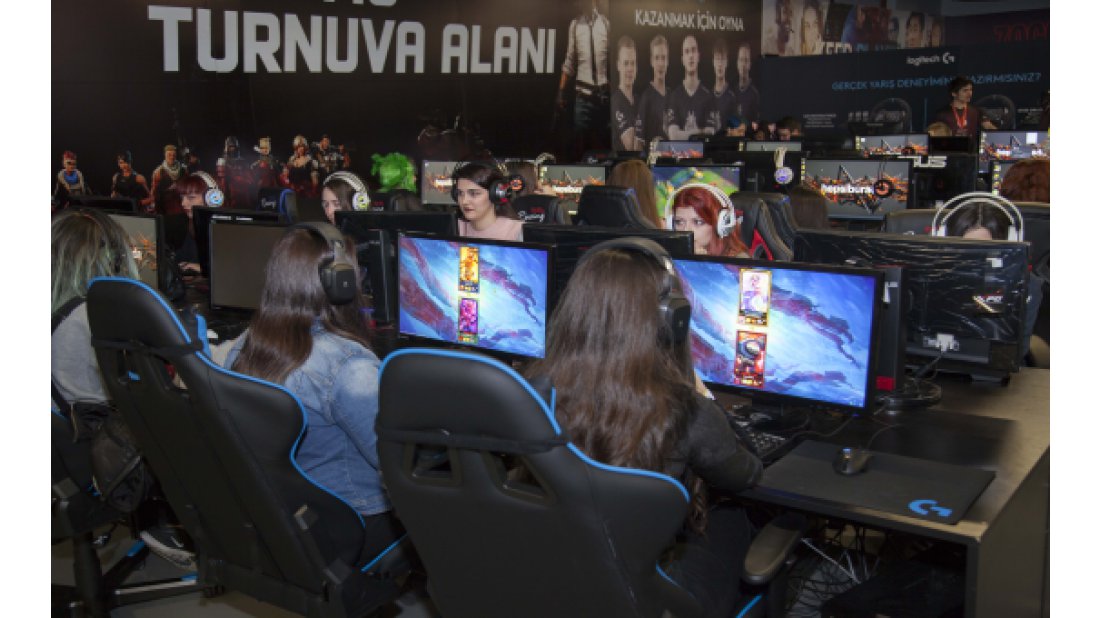 Oyunseverler Gaming İstanbul Fuarı’nda dijital eğlenceye doydular