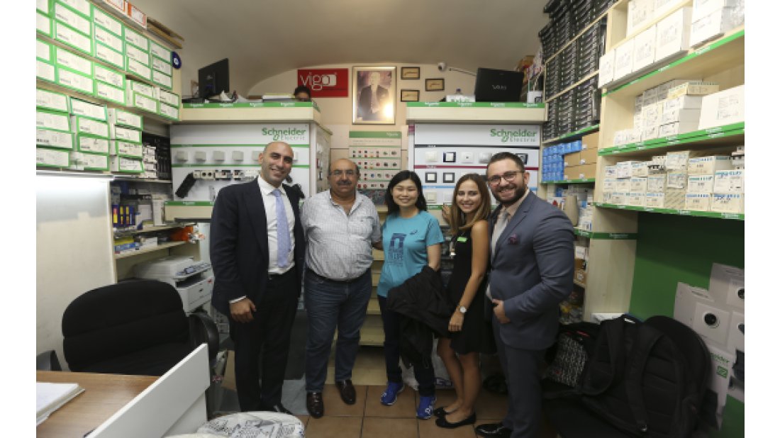 Schneider Electric Pazarlama Dünya Başkan Yardımcısı Chris Leong elektrikçileri gezdi!