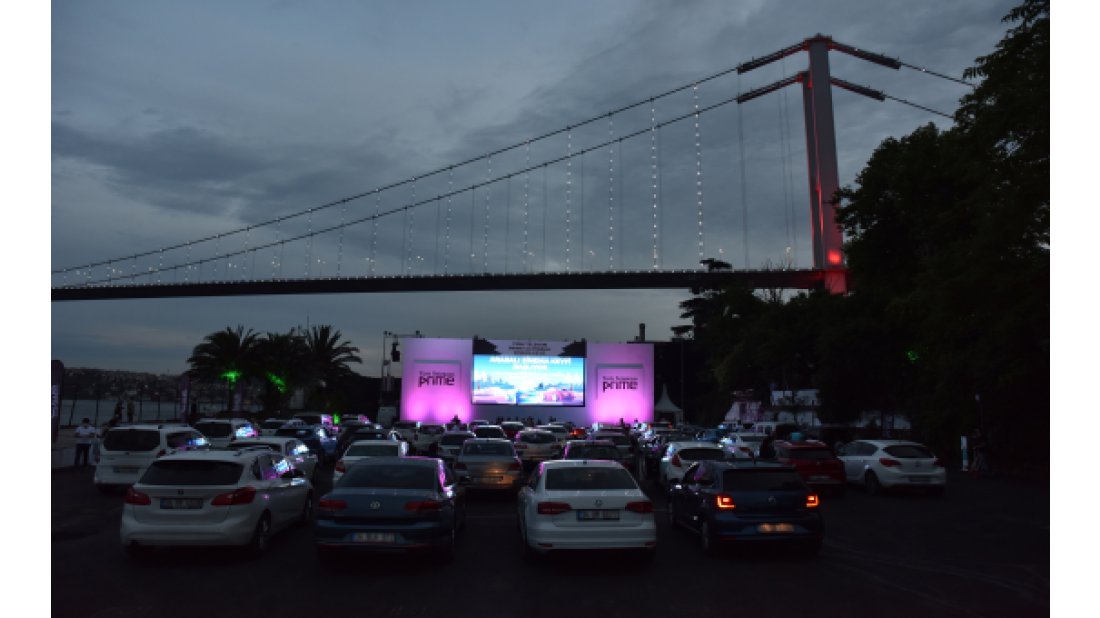 Türk Telekom Prime ile Boğaz’da arabalı sinema gecesi